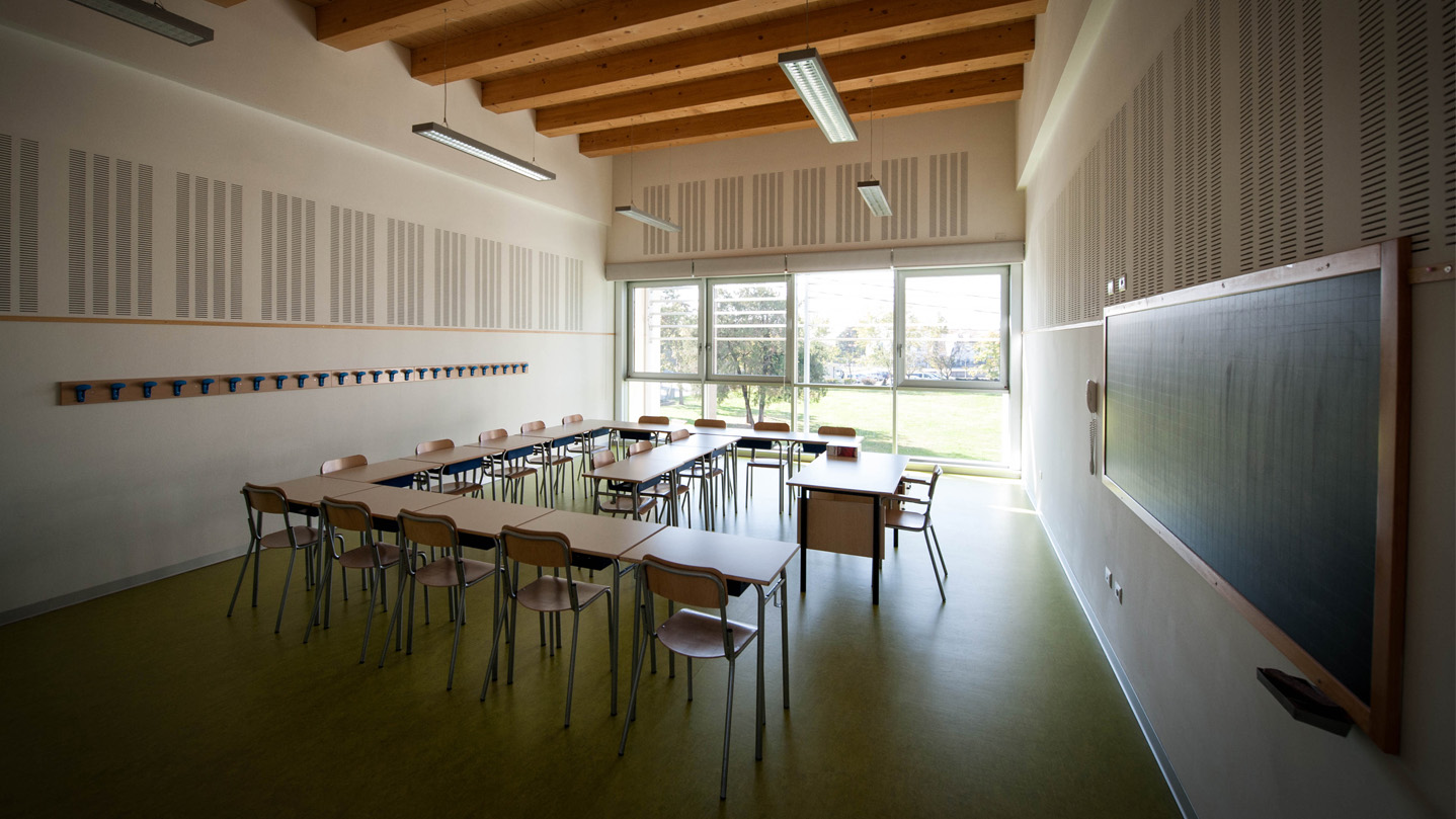 Scuola elementare Istrana. Aperture per nuovi spazi